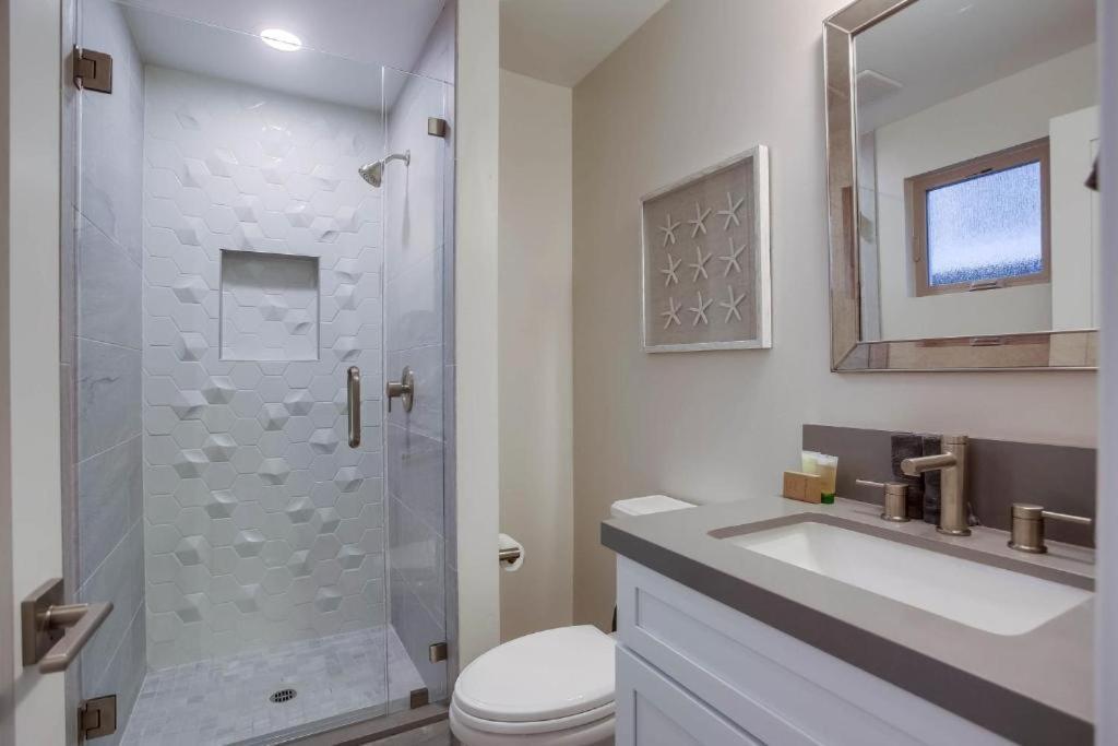 Ocean-view Blocks To With Private Hot Tub & Rooftop Deck Сasa de vacaciones San Diego